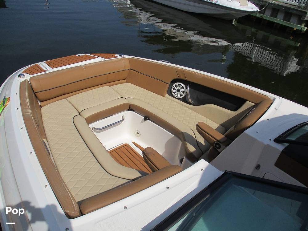 Slide: The Image of Sea Ray Sundeck 240 2014 - 15704139