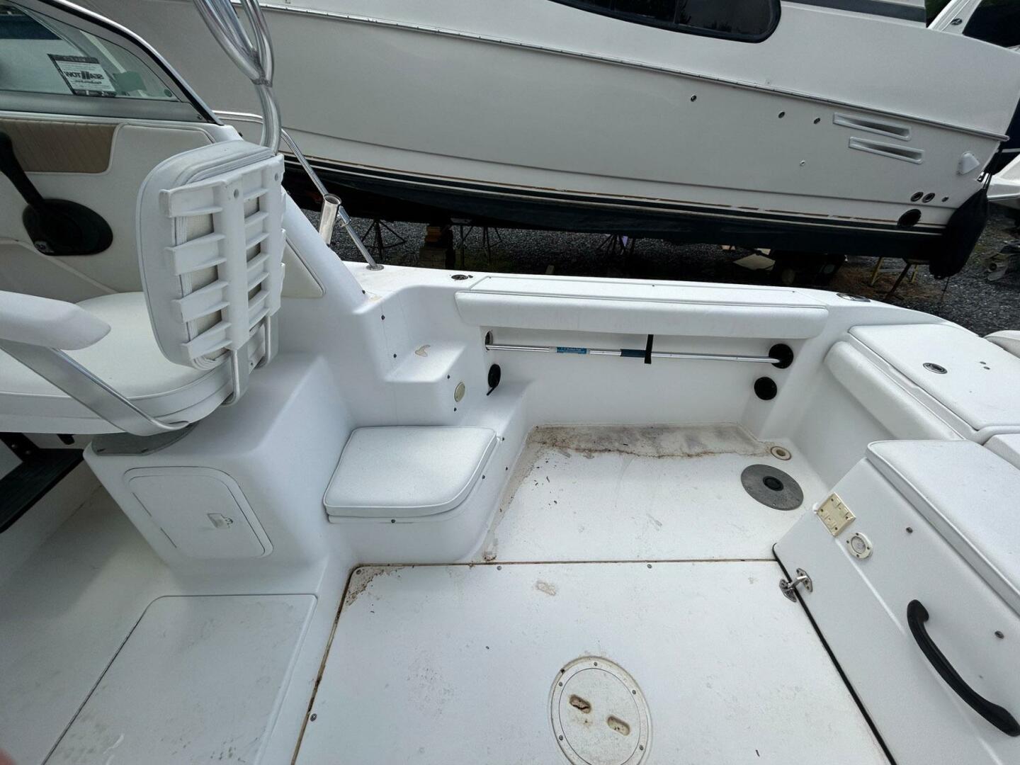 Slide: The Image of Seaswirl 2301 Walkaround I/O 2005 - 5313611