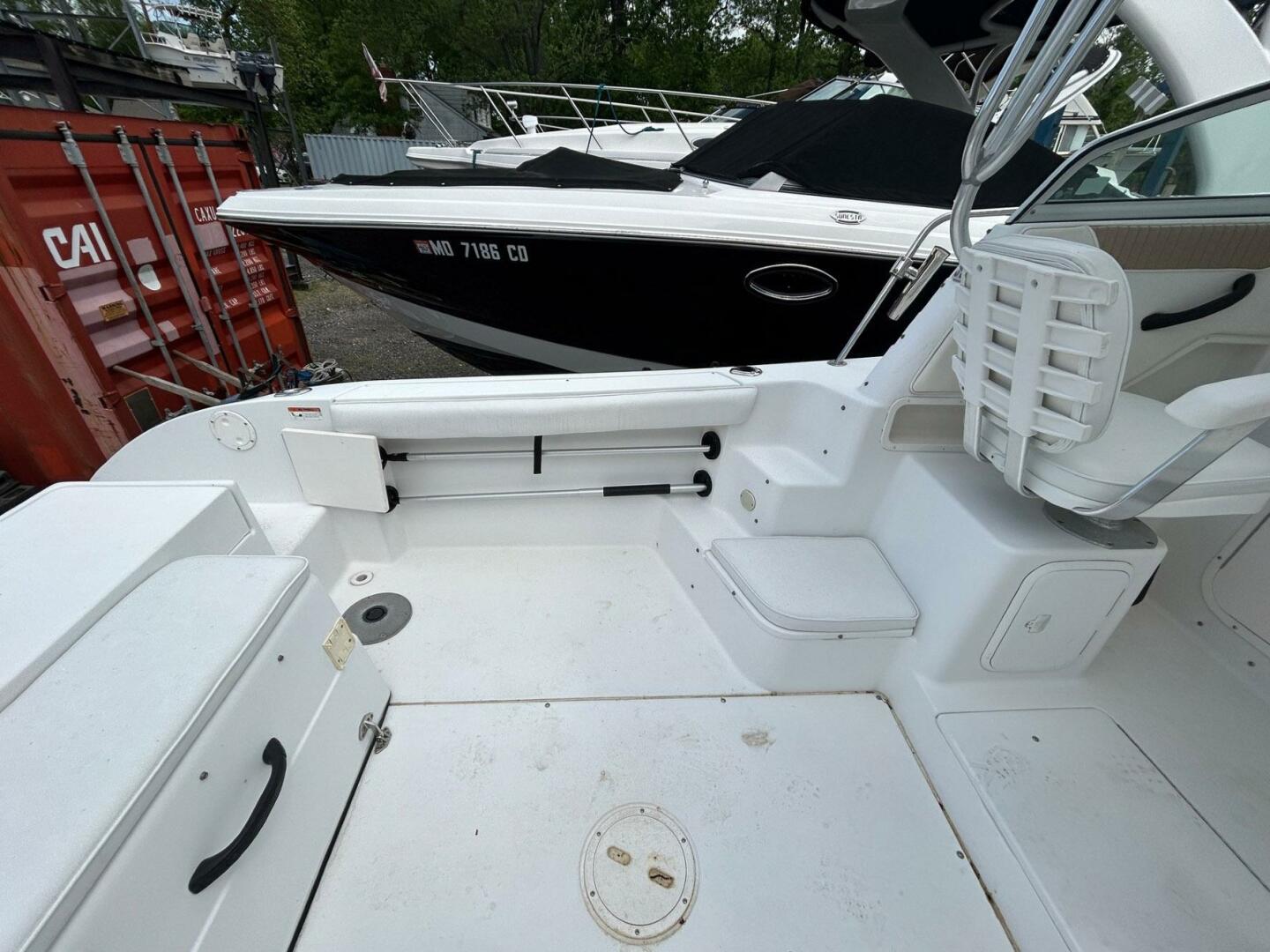 Slide: The Image of Seaswirl 2301 Walkaround I/O 2005 - 5313612