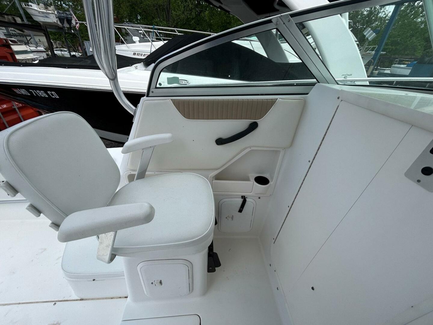 Slide: The Image of Seaswirl 2301 Walkaround I/O 2005 - 5313614