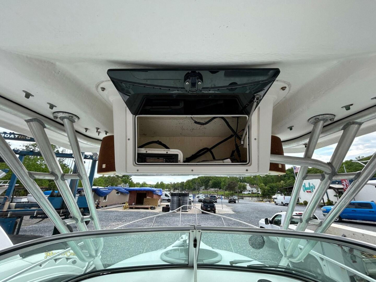 Slide: The Image of Seaswirl 2301 Walkaround I/O 2005 - 5313617