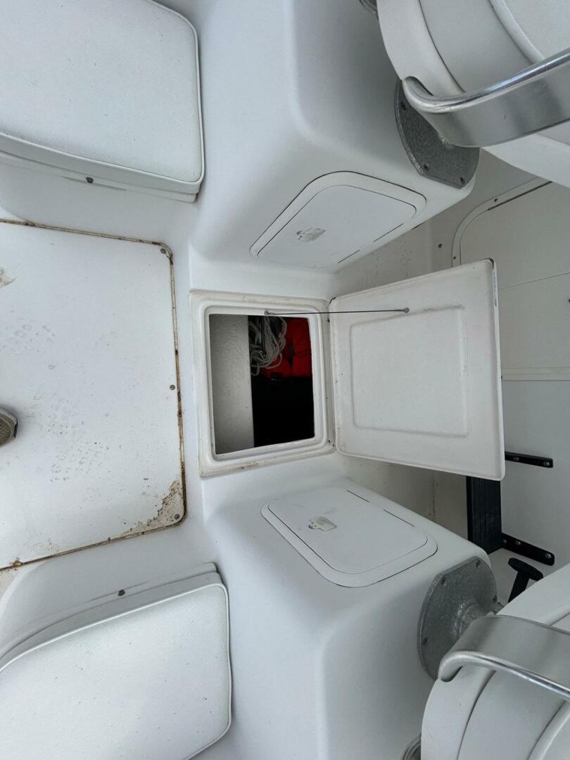 Slide: The Image of Seaswirl 2301 Walkaround I/O 2005 - 5313622