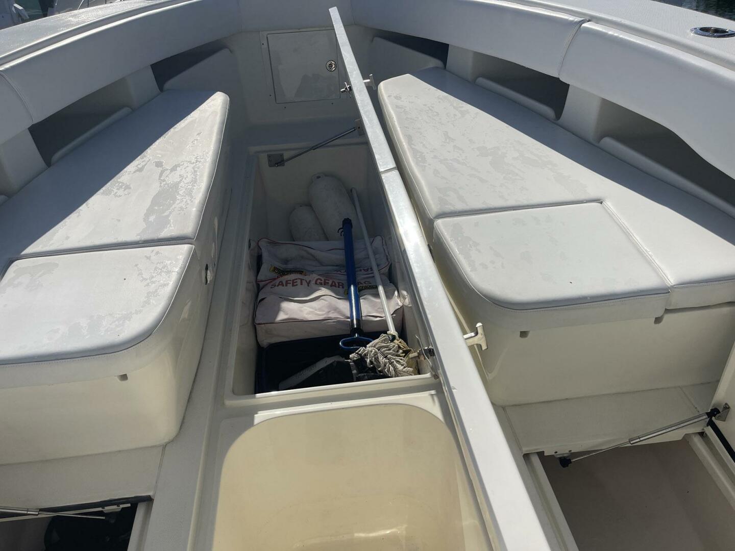 Slide: The Image of SeaVee 34 OB 2014 - 5322014