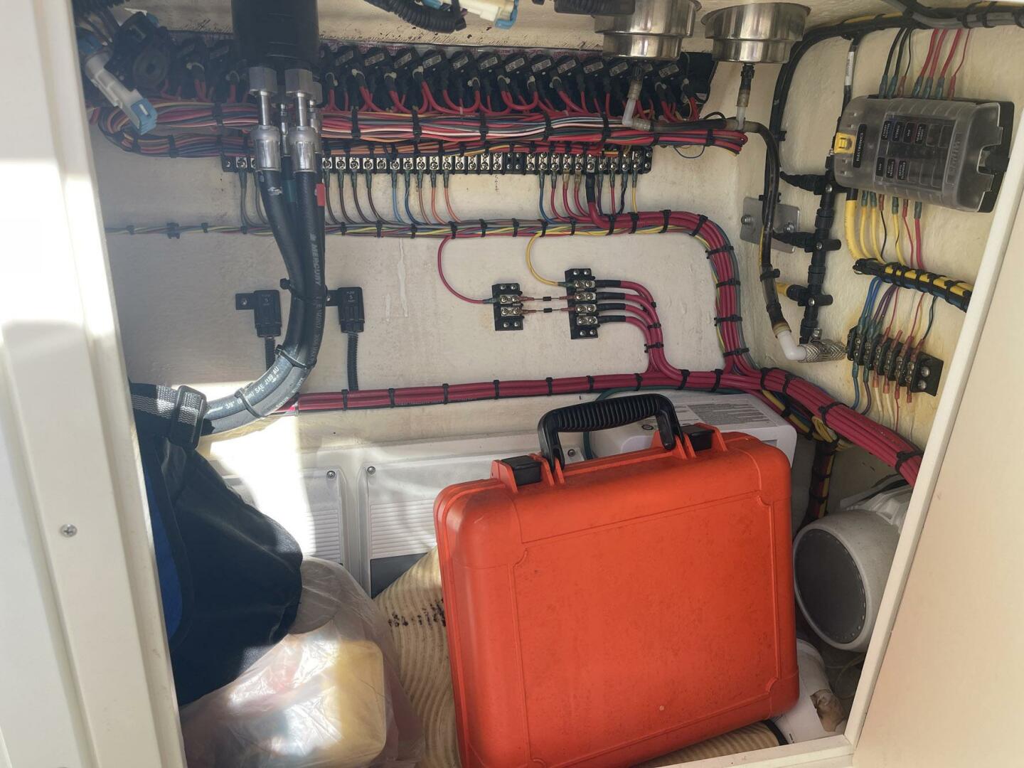 Slide: The Image of SeaVee 34 OB 2014 - 5322019