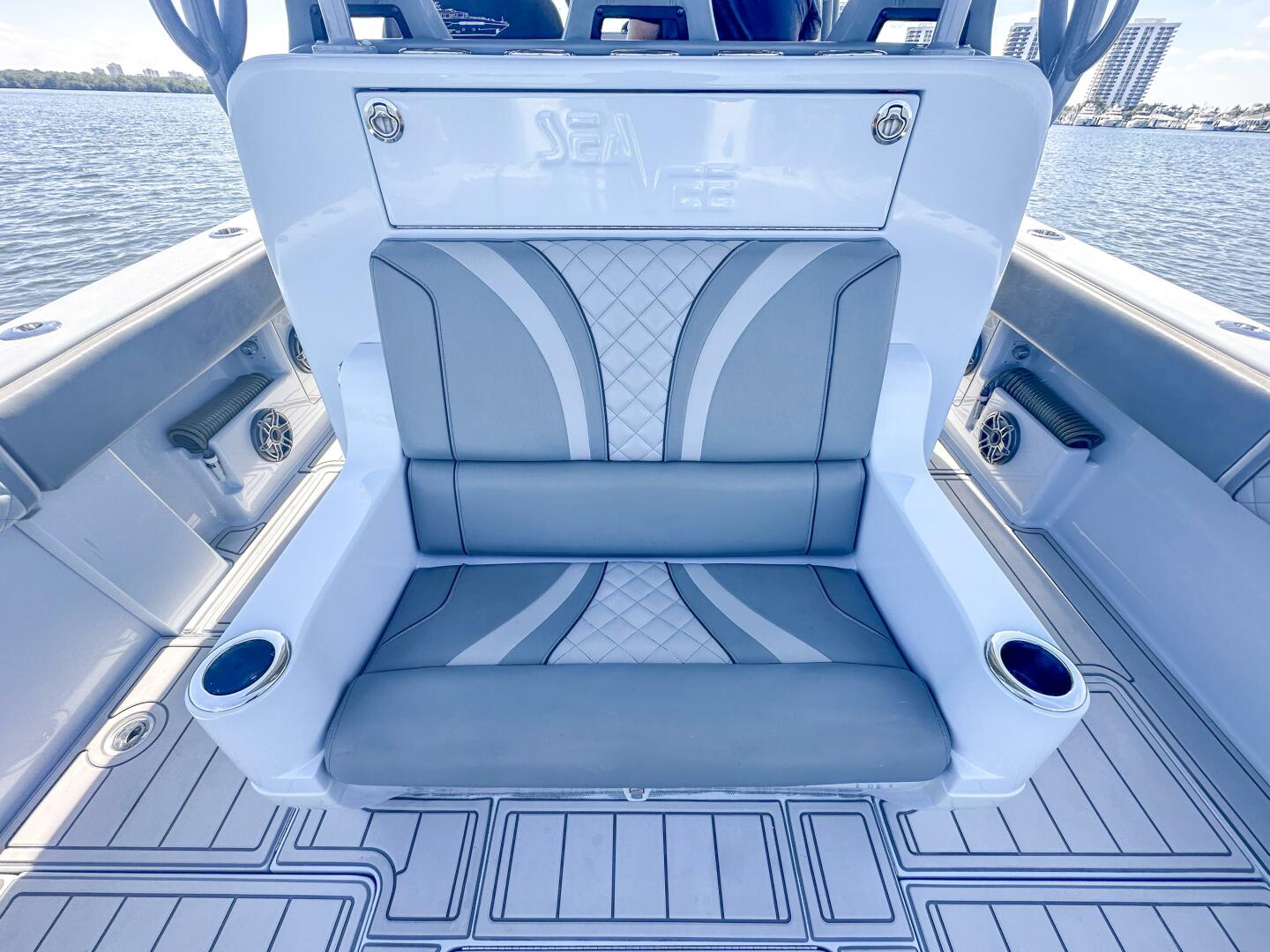 Slide: The Image of SeaVee 370z 2021 - 5133939