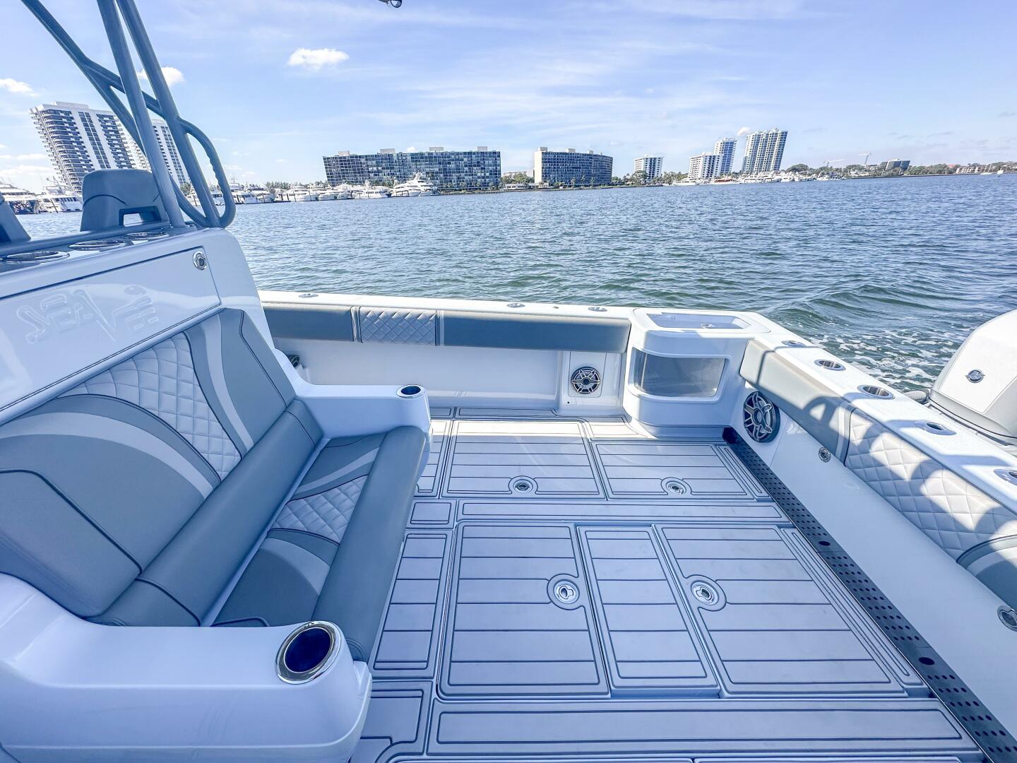 Slide: The Image of SeaVee 370z 2021 - 5133944