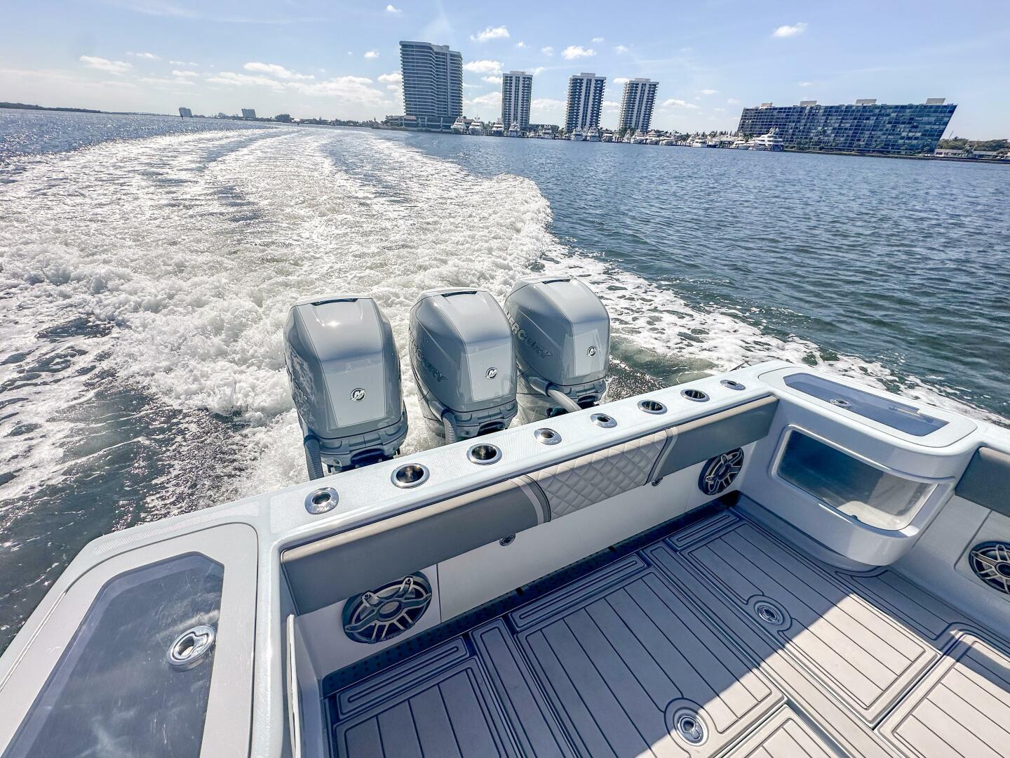Slide: The Image of SeaVee 370z 2021 - 5133945