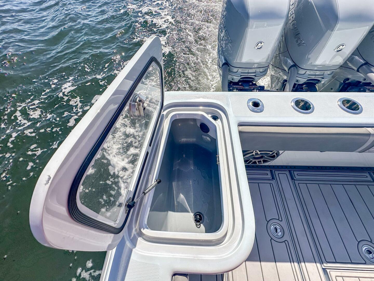 Slide: The Image of SeaVee 370z 2021 - 5133950