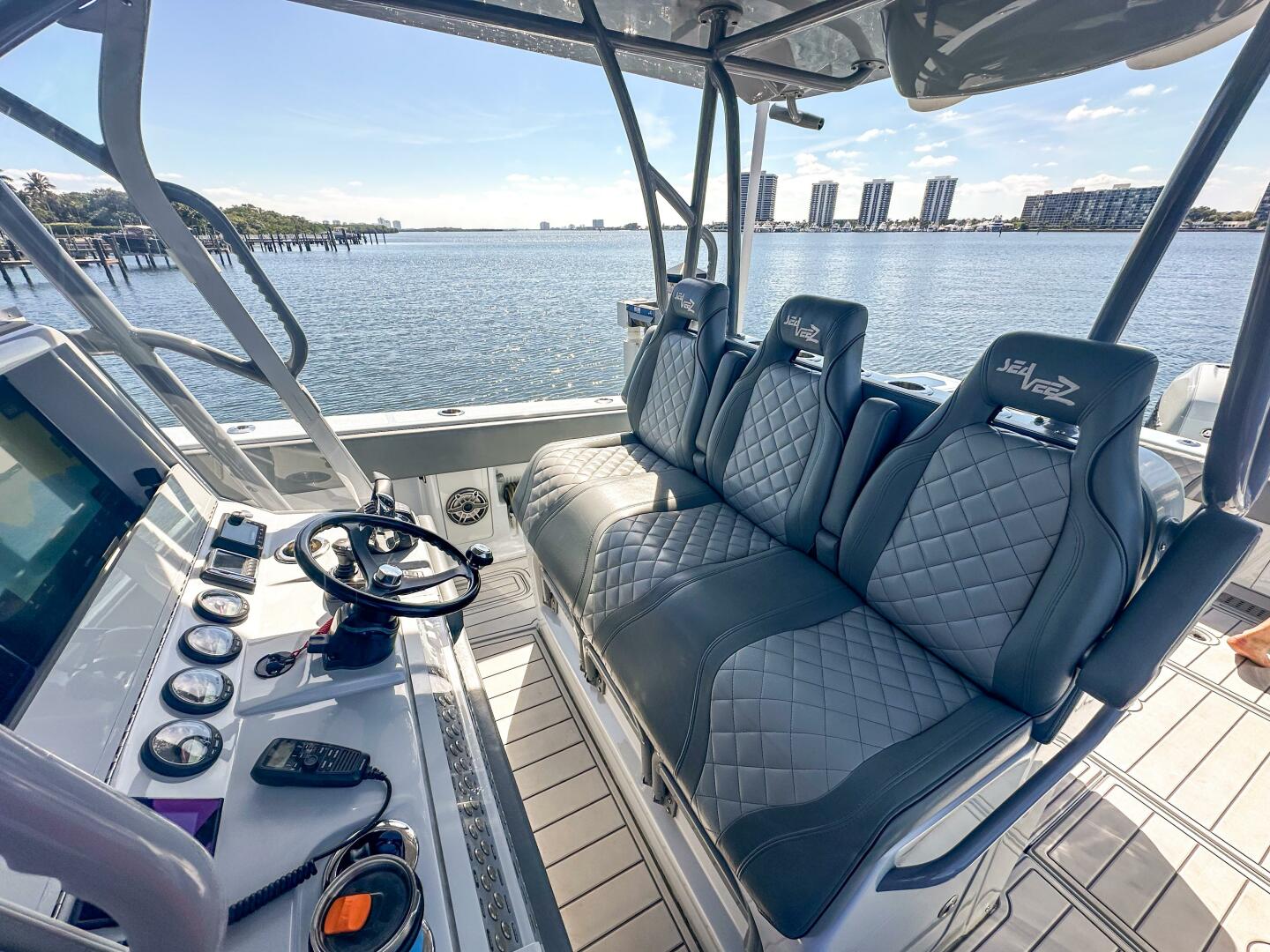 Slide: The Image of SeaVee 370z 2021 - 5133961