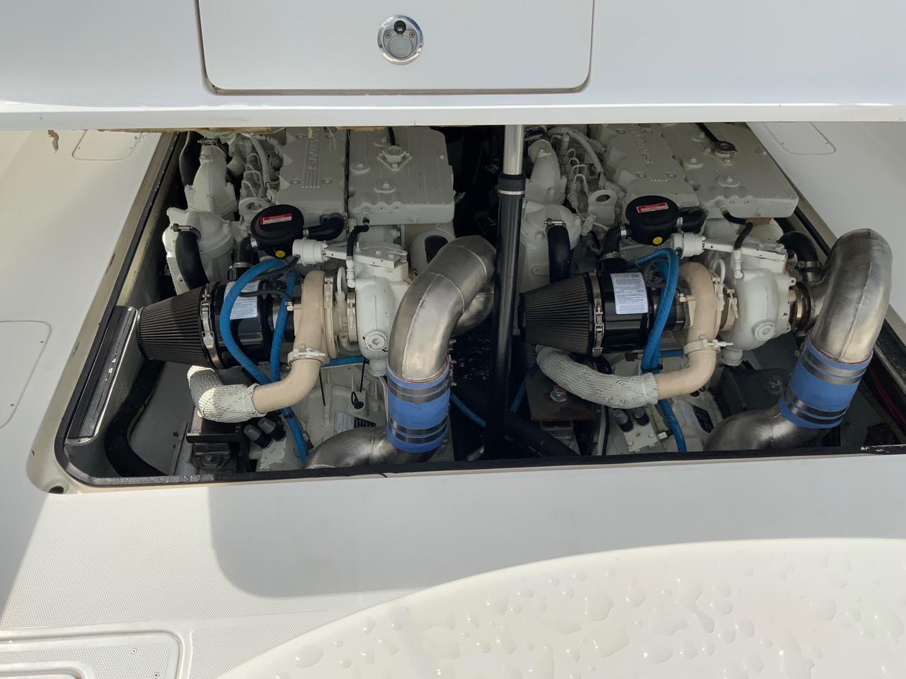 Slide: The Image of SeaVee 390 Cummins Inboard 2008 - 0