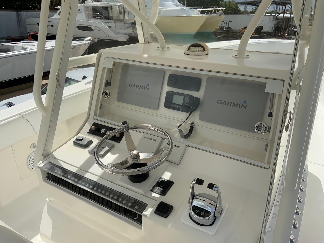 Slide: The Image of SeaVee 390 Cummins Inboard 2008 - 6