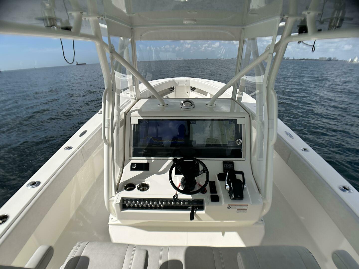 Slide: The Image of SeaVee 390z Center Console 2022 - 4260001