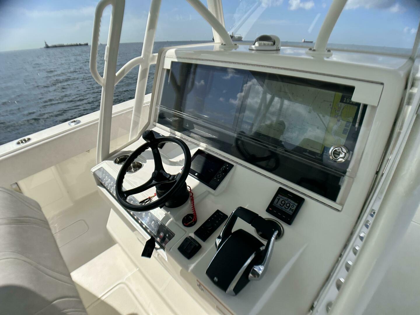 Slide: The Image of SeaVee 390z Center Console 2022 - 4260002