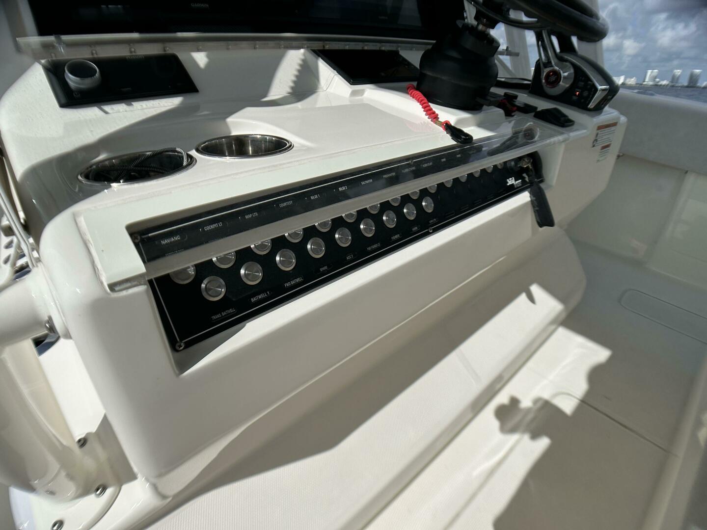Slide: The Image of SeaVee 390z Center Console 2022 - 4260005