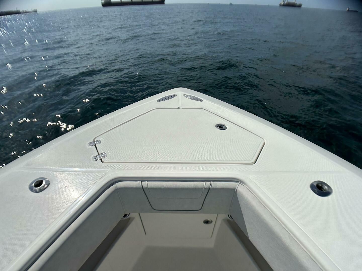 Slide: The Image of SeaVee 390z Center Console 2022 - 4260013