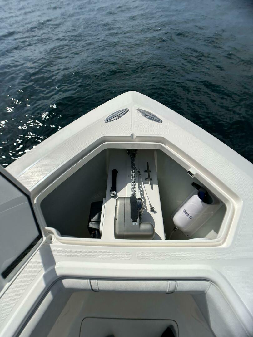 Slide: The Image of SeaVee 390z Center Console 2022 - 4260014