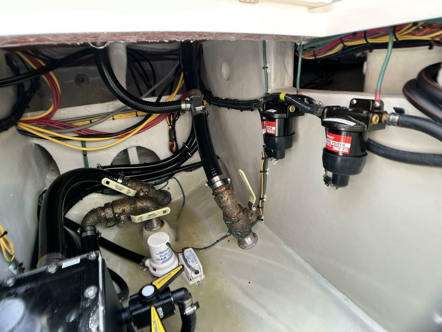 Slide: The Image of SeaVee 390z Center Console 2022 - 4260015