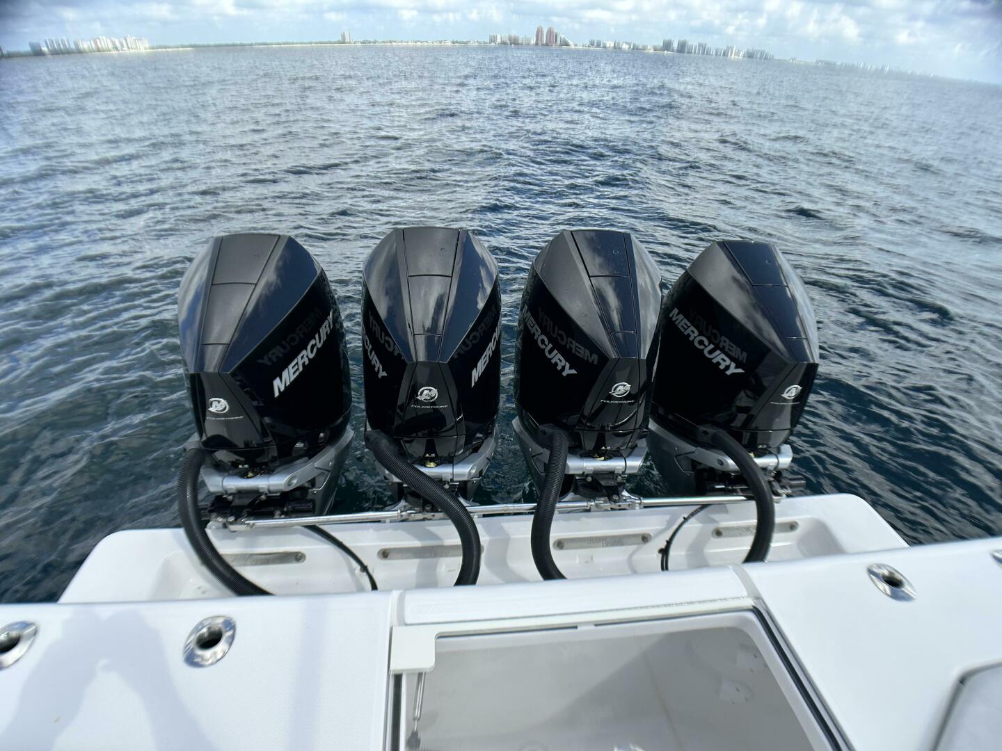 Slide: The Image of SeaVee 390z Center Console 2022 - 4260021