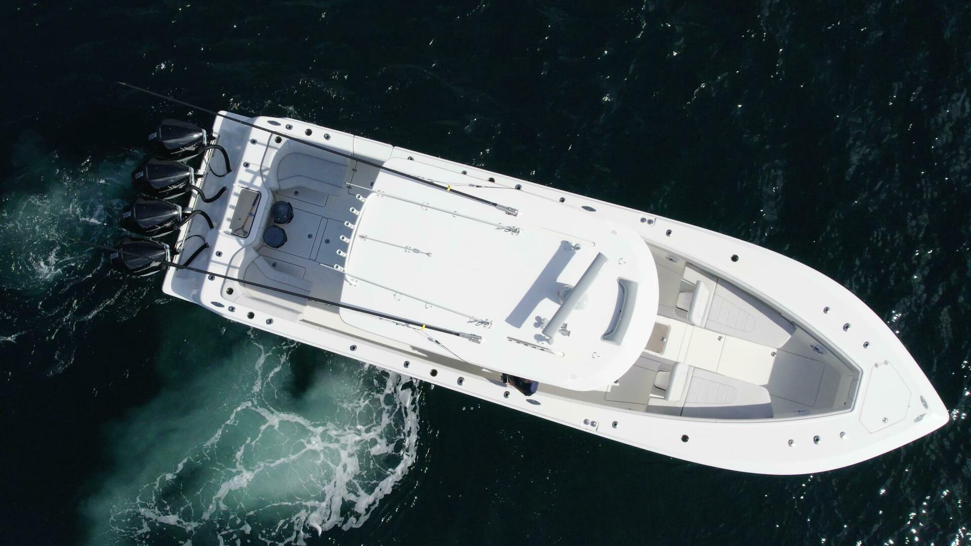 Slide: The Image of SeaVee 390z Center Console 2022 - 4260024
