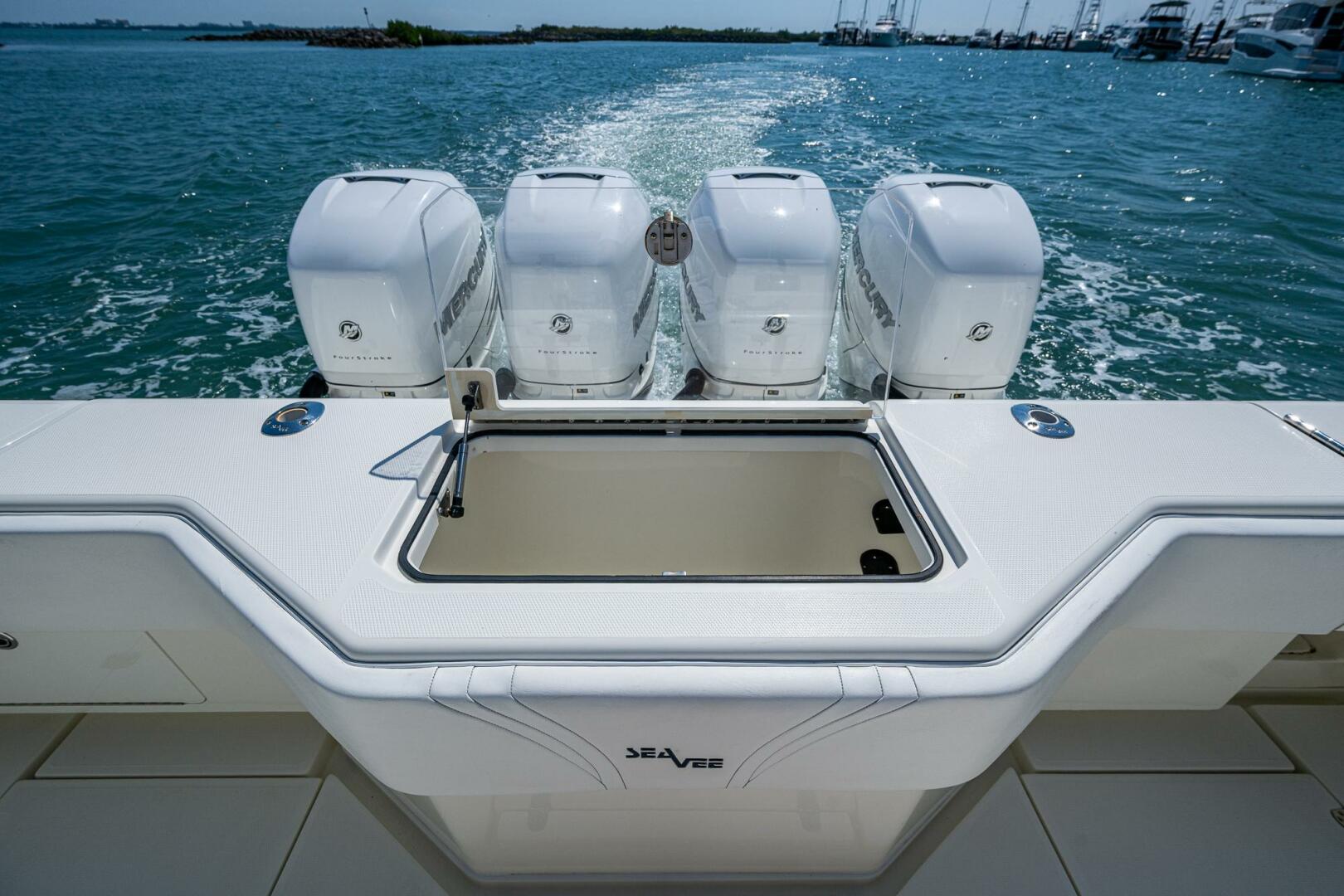 Slide: The Image of SeaVee 43 Express 2012 - 5167444