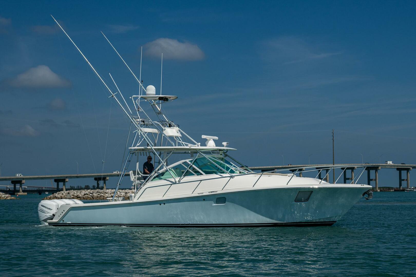 Slide: The Image of SeaVee 43 Express 2012 - 5167469