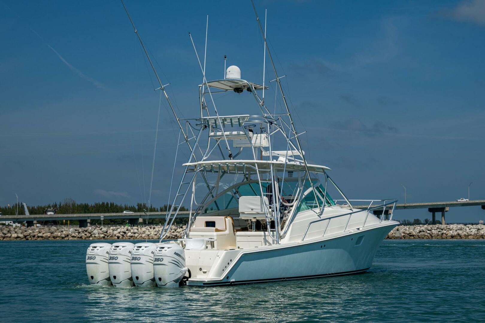 Slide: The Image of SeaVee 43 Express 2012 - 5167483