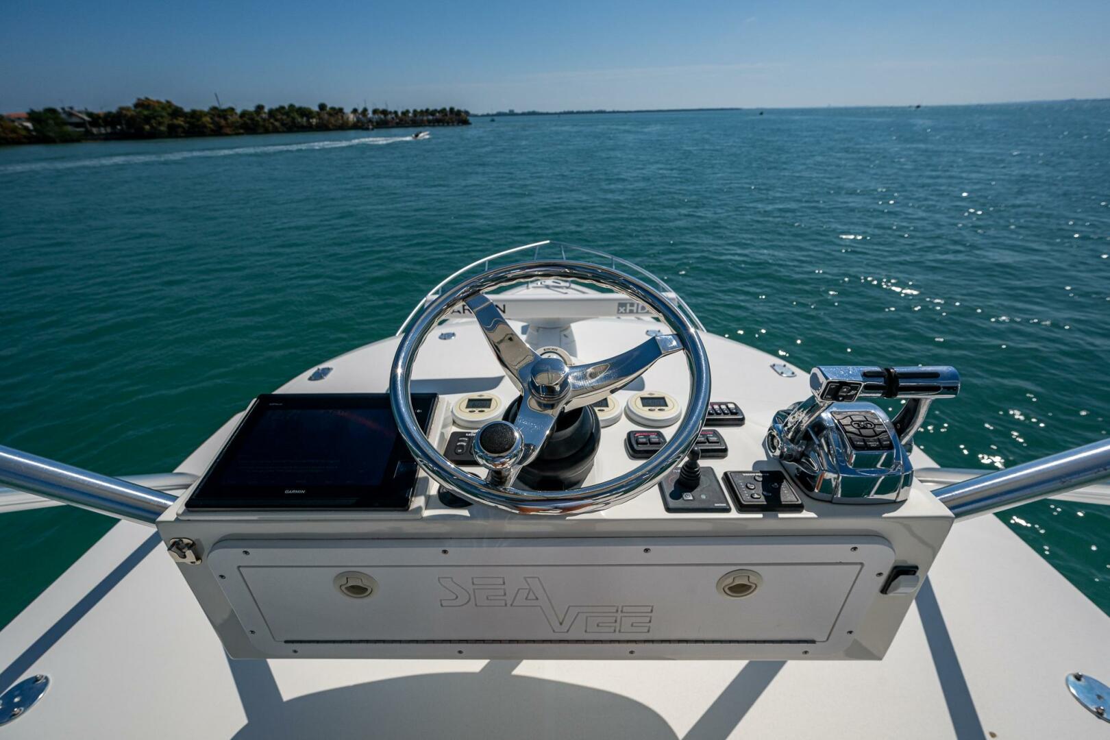Slide: The Image of SeaVee 43 Express 2012 - 5167486