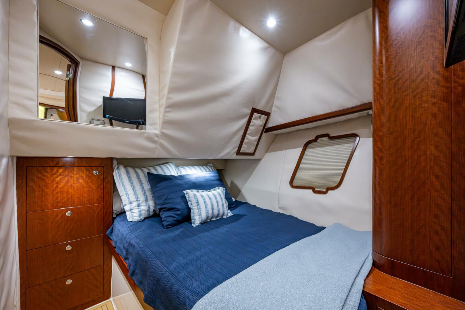 Slide: The Image of SeaVee 43 Express 2012 - 5167500