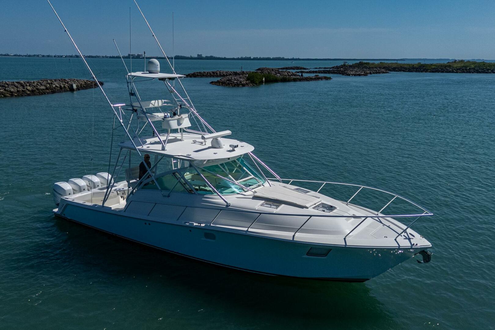 Slide: The Image of SeaVee 43 Express 2012 - 5167509