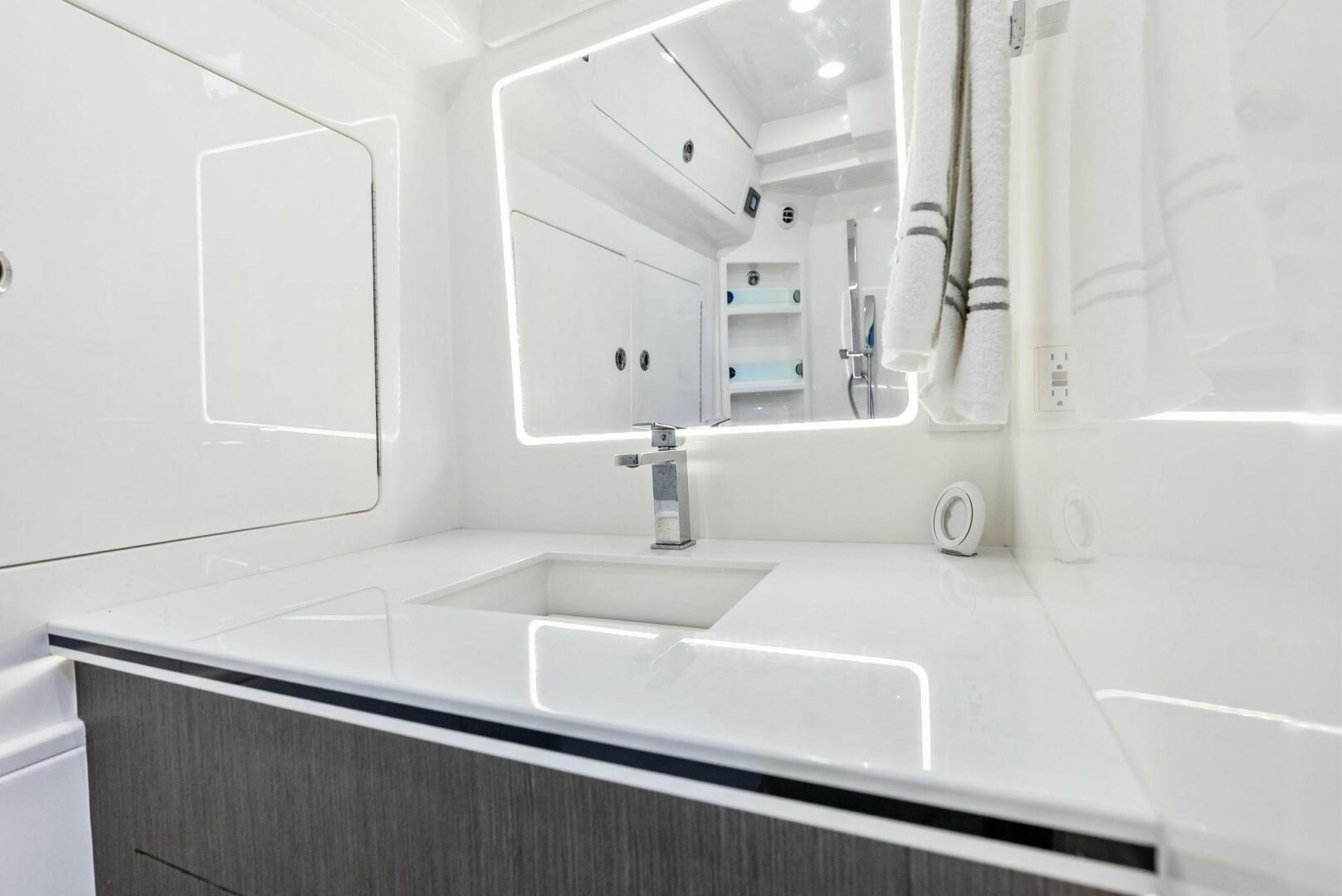 Slide: The Image of 2023 SeaVee 450Z Fish Wish - 5578225