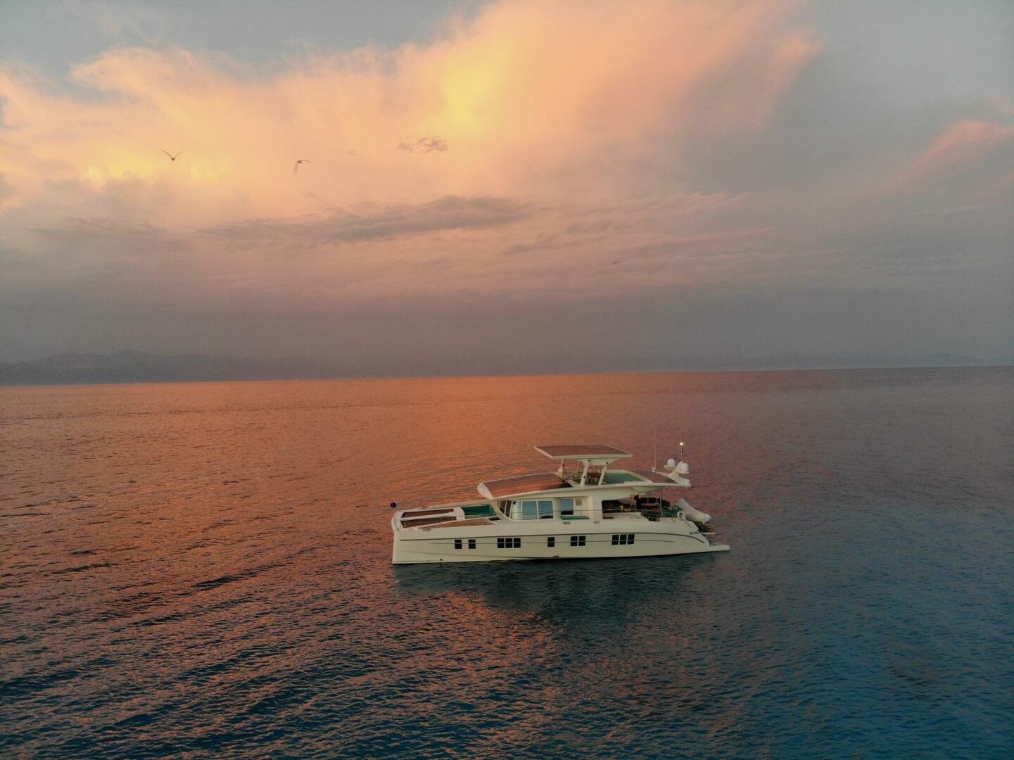 Slide: The Image of Serenity 64 Electric Hybrid 2019 - 4355295