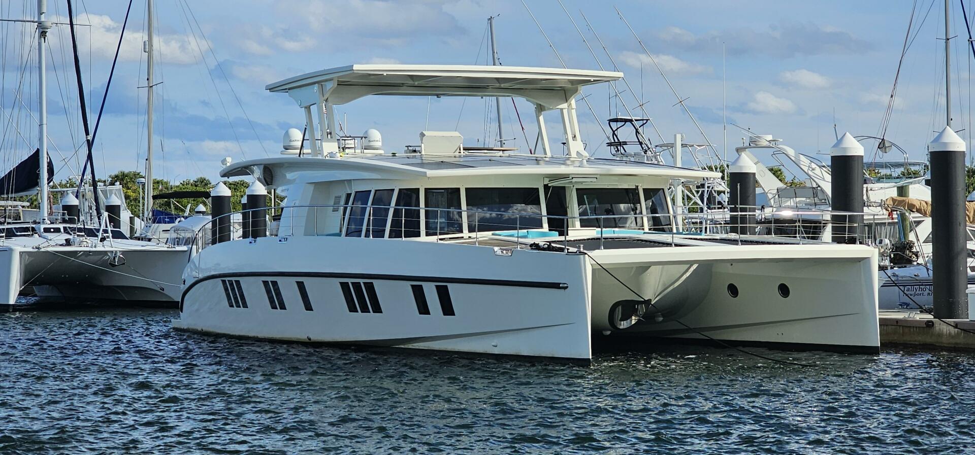 Slide: The Image of Serenity 64 Electric Hybrid 2019 - 4355148