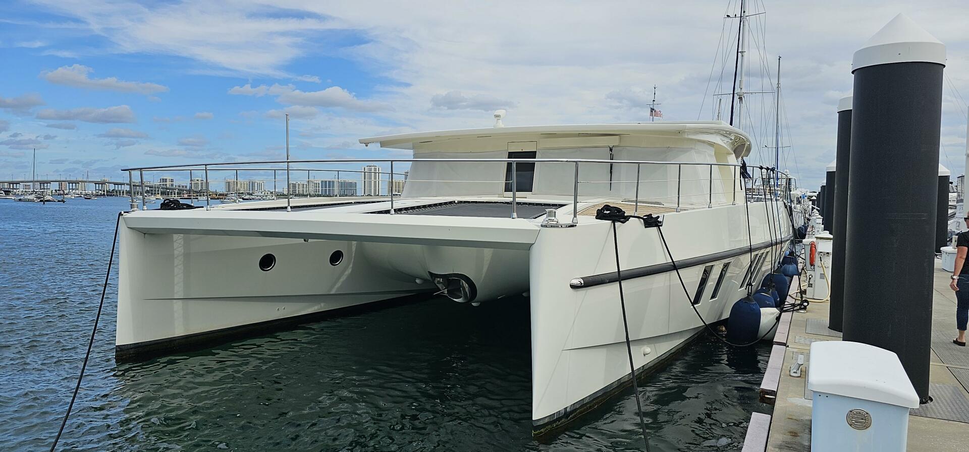 Slide: The Image of Serenity 64 Electric Hybrid 2019 - 4355149