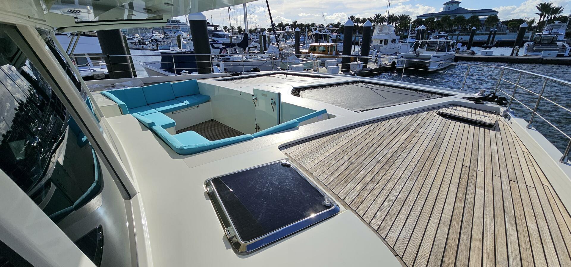 Slide: The Image of Serenity 64 Electric Hybrid 2019 - 4355162