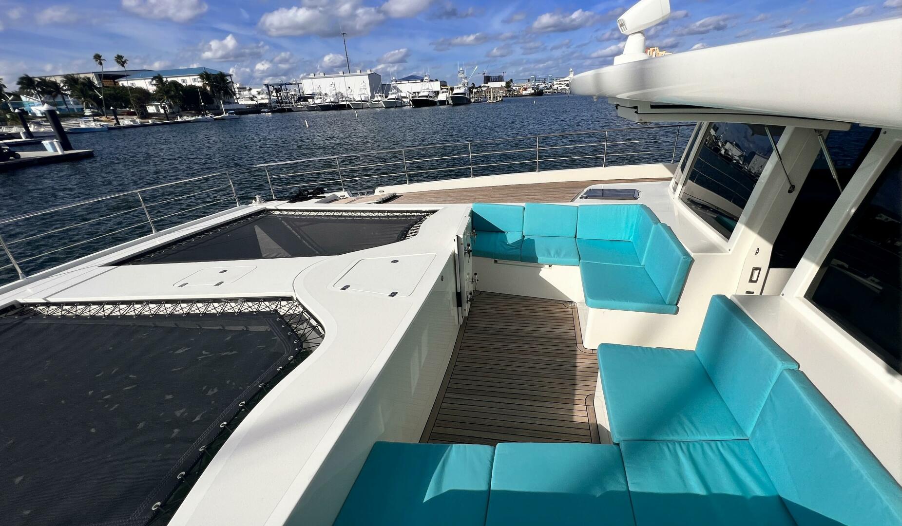 Slide: The Image of Serenity 64 Electric Hybrid 2019 - 4355166