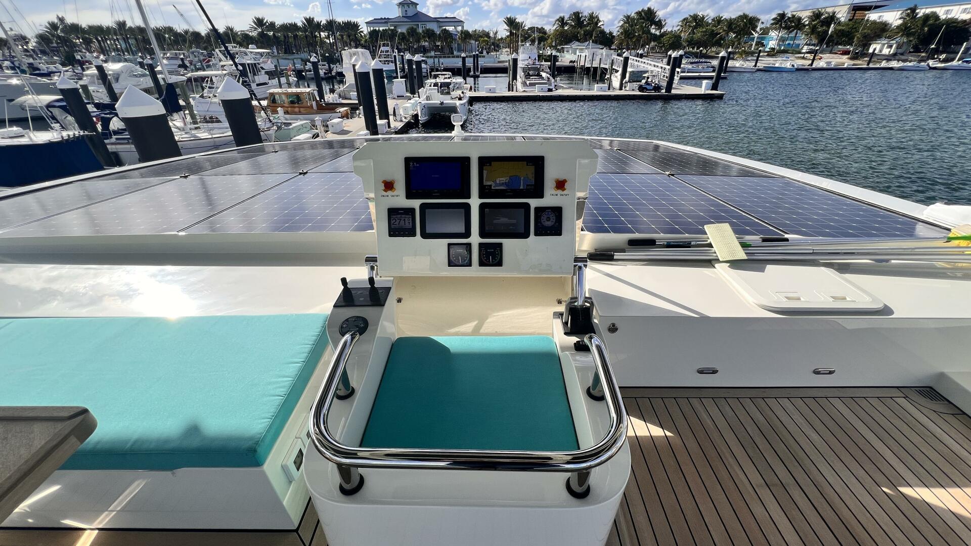 Slide: The Image of Serenity 64 Electric Hybrid 2019 - 4355194