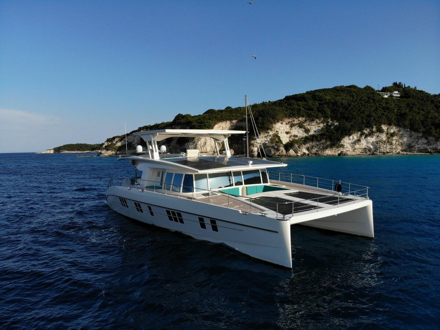 Slide: The Image of Serenity 64 Electric Hybrid 2019 - 4355140
