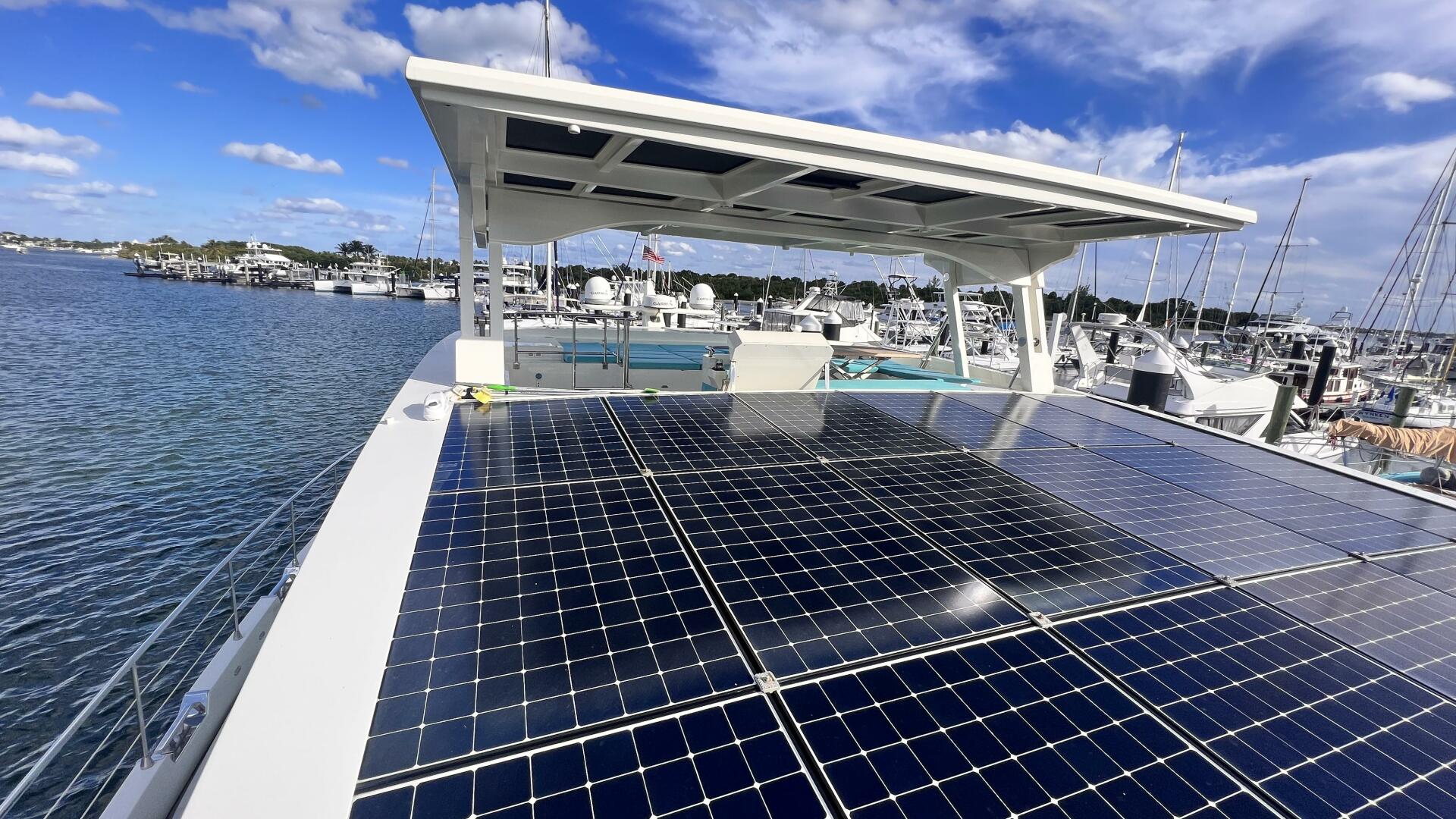 Slide: The Image of Serenity 64 Electric Hybrid 2019 - 4355199
