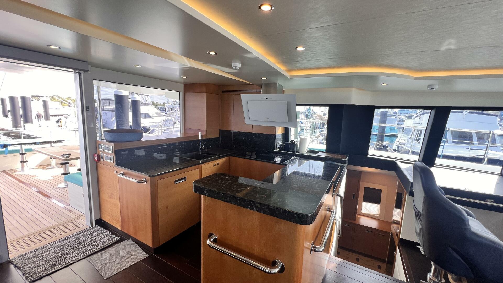 Slide: The Image of Serenity 64 Electric Hybrid 2019 - 4355209