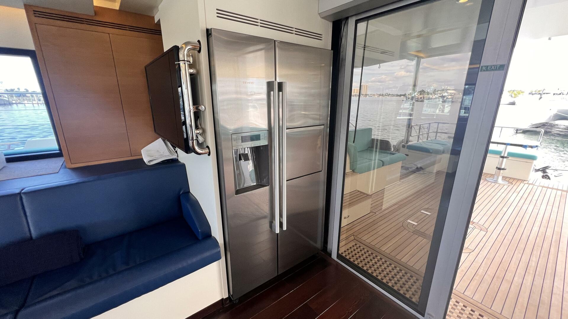 Slide: The Image of Serenity 64 Electric Hybrid 2019 - 4355225