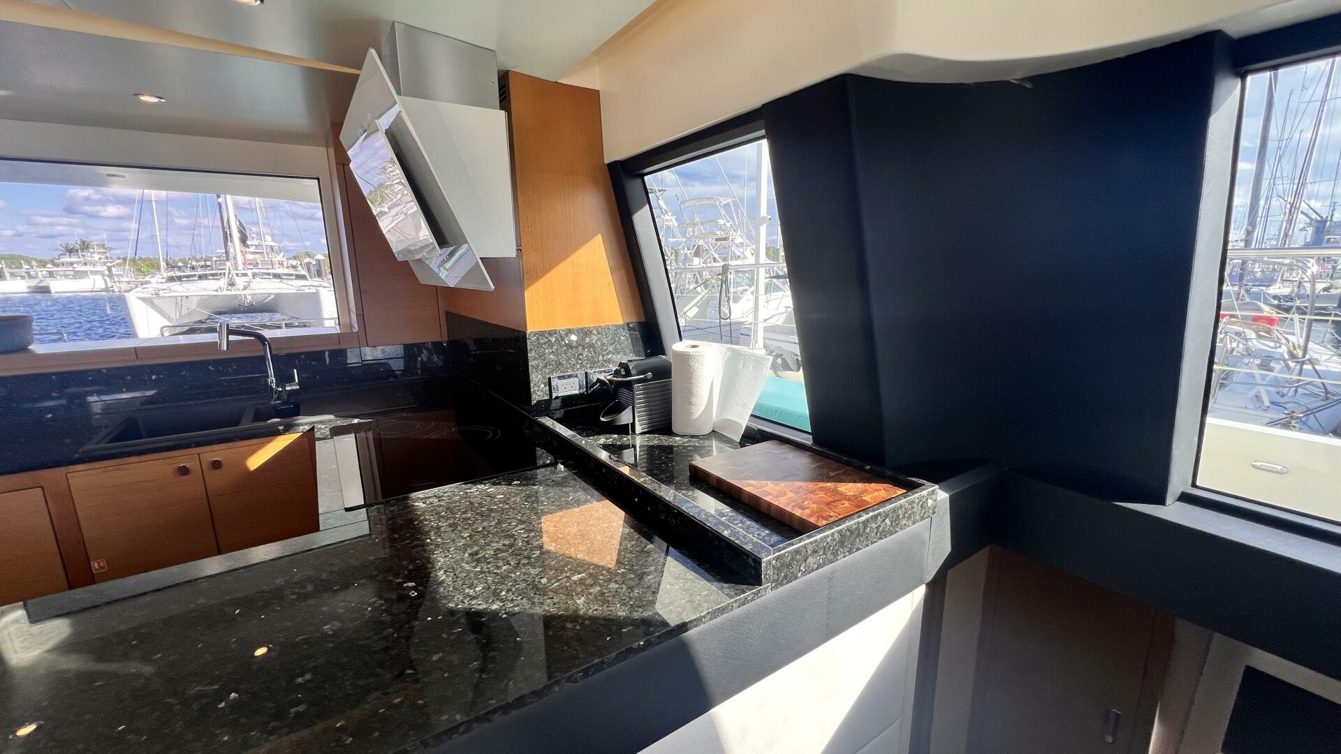 Slide: The Image of Serenity 64 Electric Hybrid 2019 - 4355228