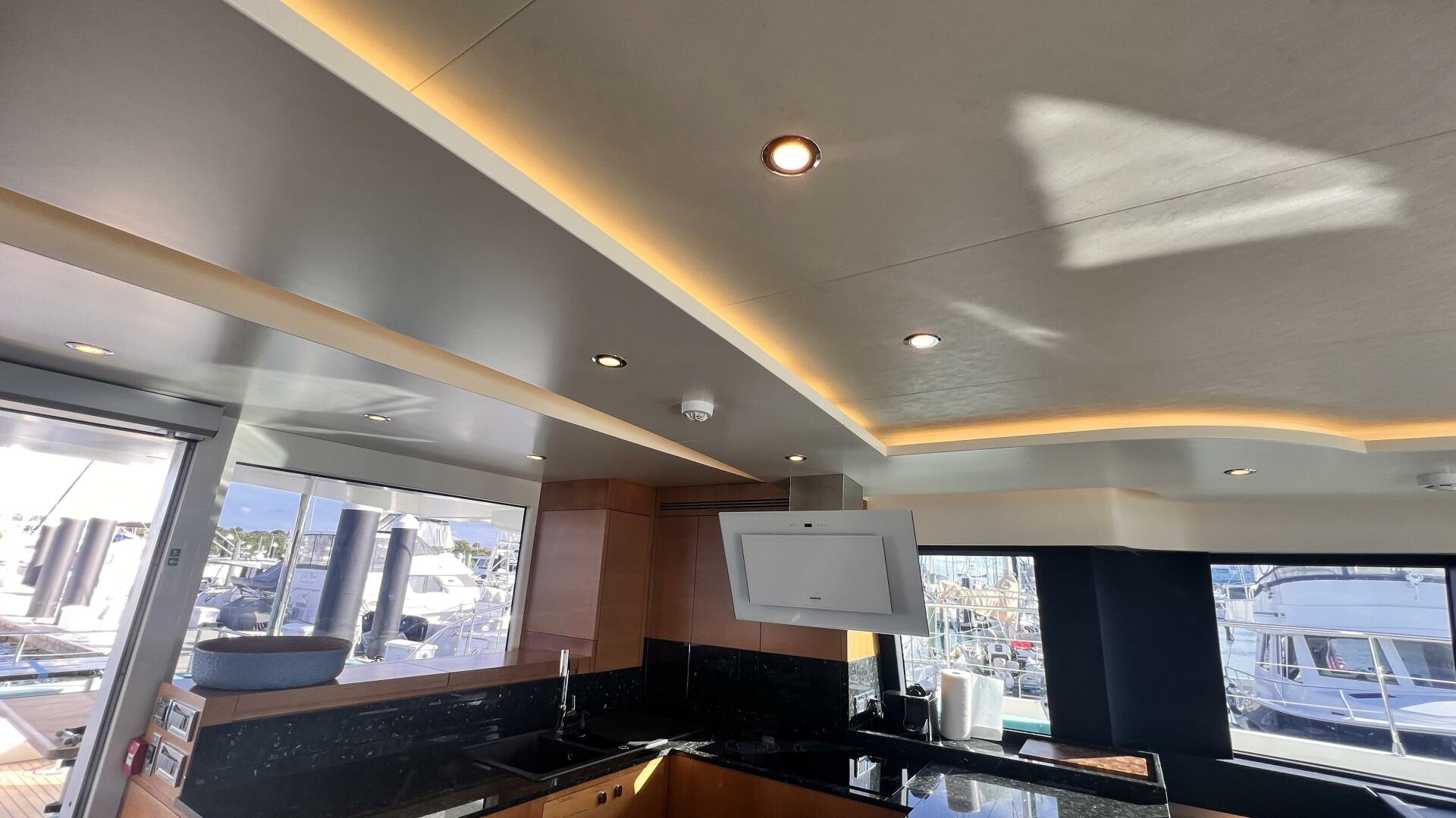 Slide: The Image of Serenity 64 Electric Hybrid 2019 - 4355239