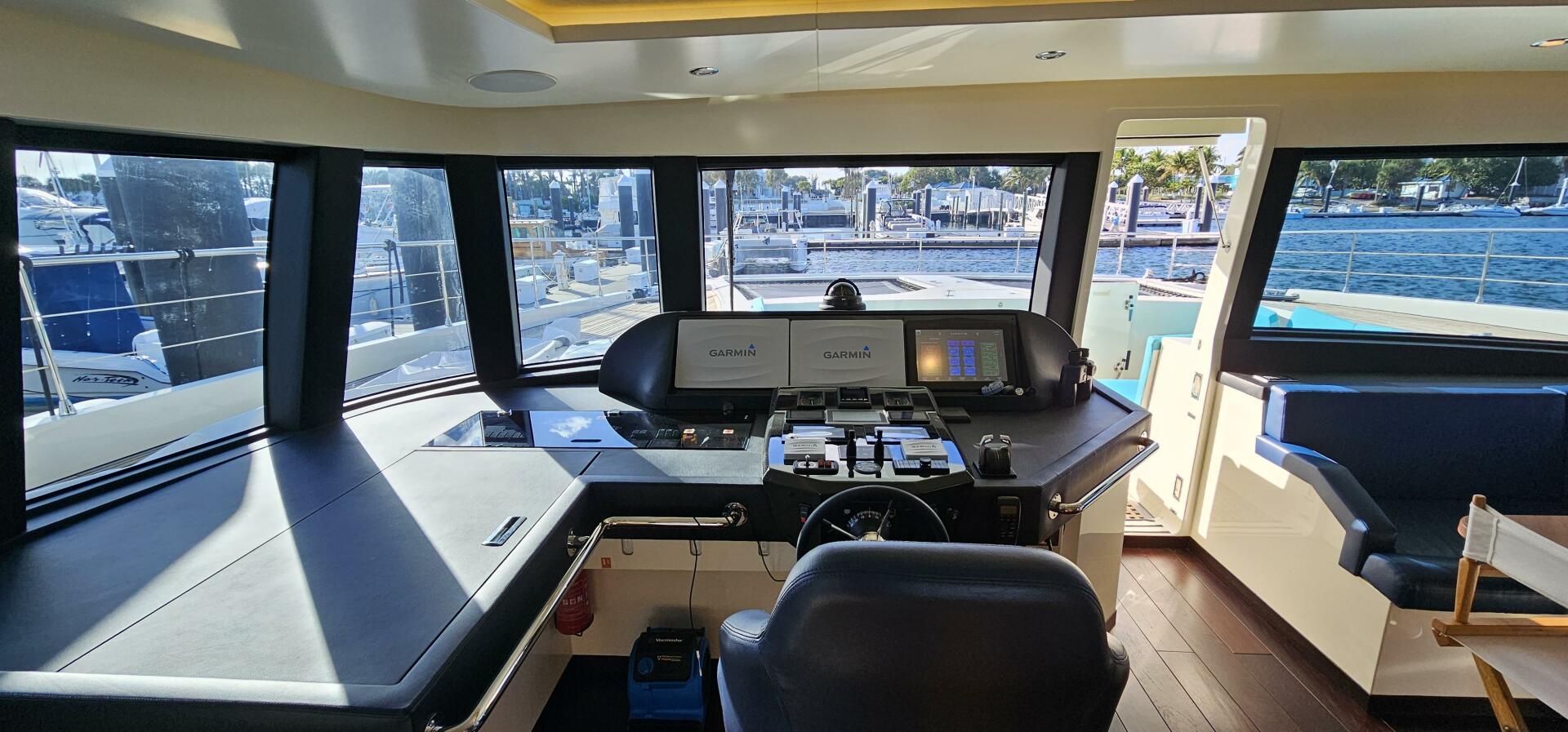 Slide: The Image of Serenity 64 Electric Hybrid 2019 - 4355245