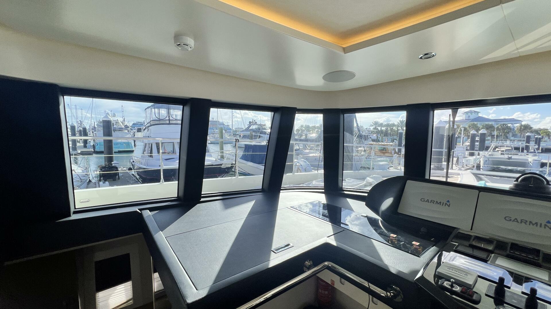 Slide: The Image of Serenity 64 Electric Hybrid 2019 - 4355250
