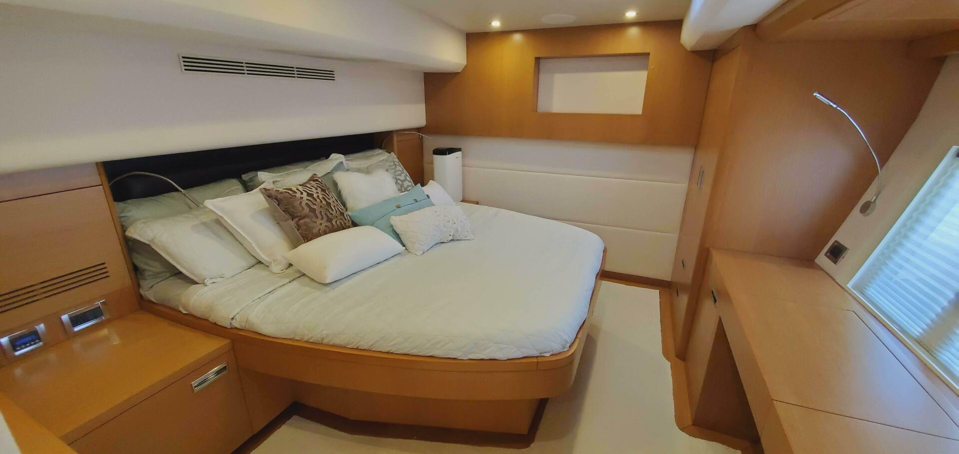 Slide: The Image of Serenity 64 Electric Hybrid 2019 - 4355253