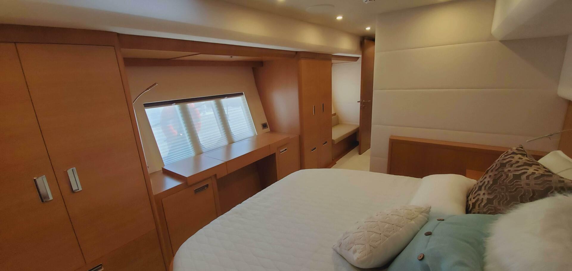 Slide: The Image of Serenity 64 Electric Hybrid 2019 - 4355255