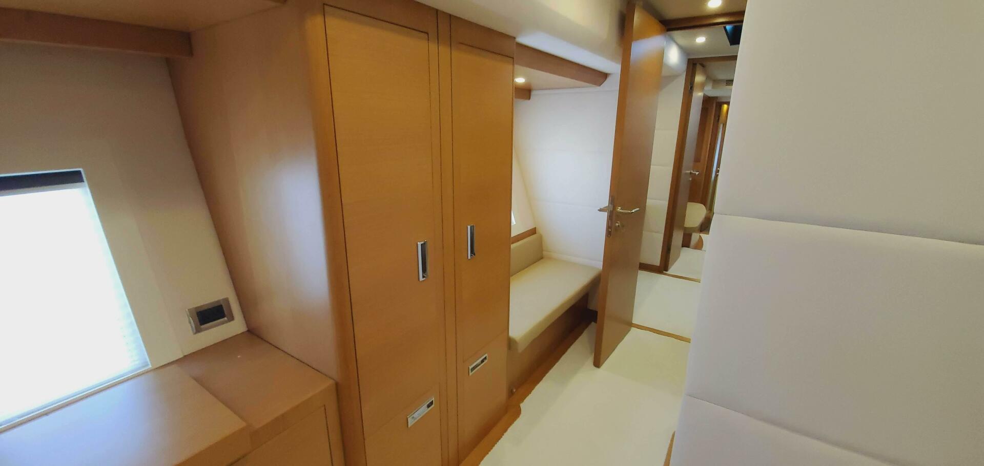 Slide: The Image of Serenity 64 Electric Hybrid 2019 - 4355257