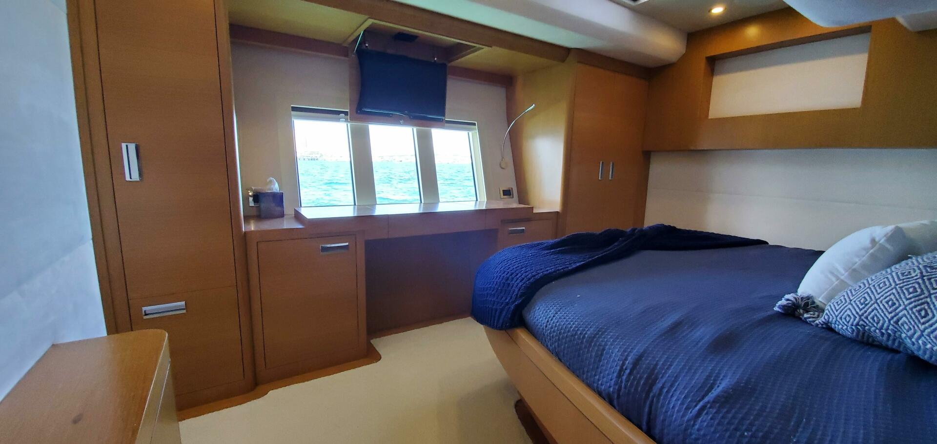Slide: The Image of Serenity 64 Electric Hybrid 2019 - 4355264