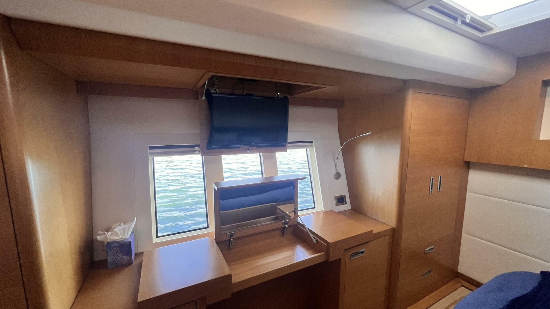 Slide: The Image of Serenity 64 Electric Hybrid 2019 - 4355266
