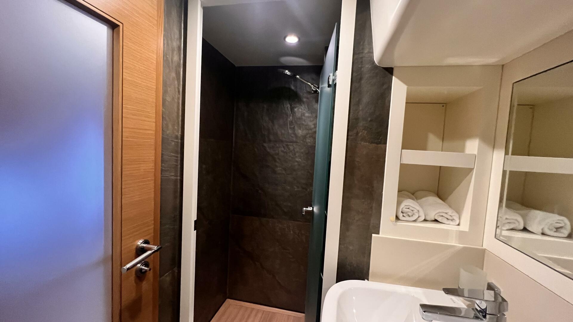 Slide: The Image of Serenity 64 Electric Hybrid 2019 - 4355268